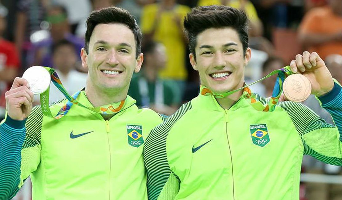 Brasil ganha prata e bronze no solo, com Diego Hypolito e Arthur Nory