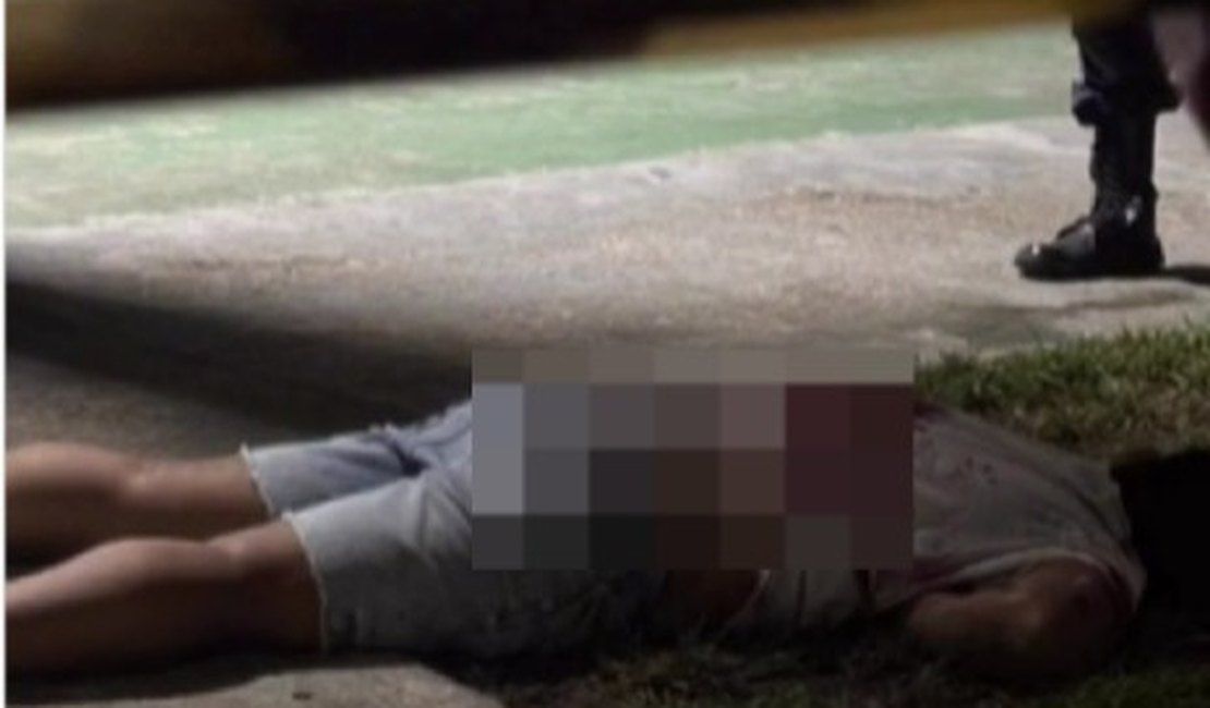 Adolescente é morto a tiros dentro de quadra escolar, em Cajueiro