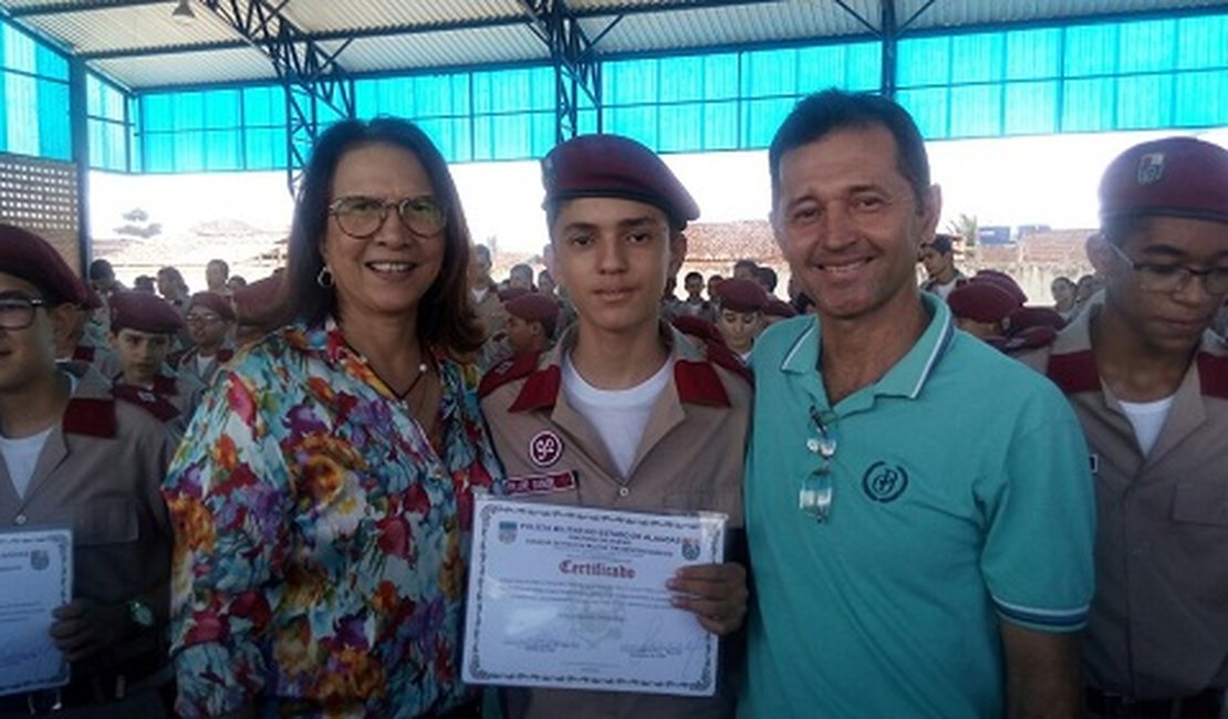 Vereadores participam de promoção de patente a alunos da Escola Militar Tiradentes