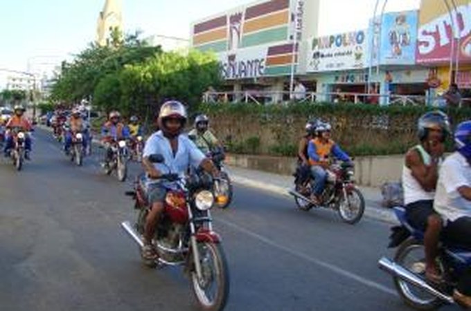 Nova lei de trânsito: o que muda para quem tem ou trabalha com uma moto