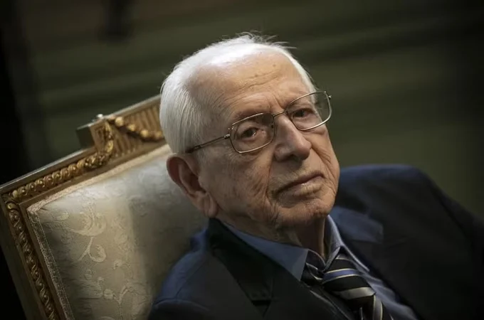 Morre Evanildo Bechara, um dos maiores gramáticos do Brasil, aos 97 anos