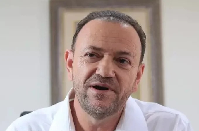 PT elege Edinho Silva como novo presidente até 2029, apoiado por Lula