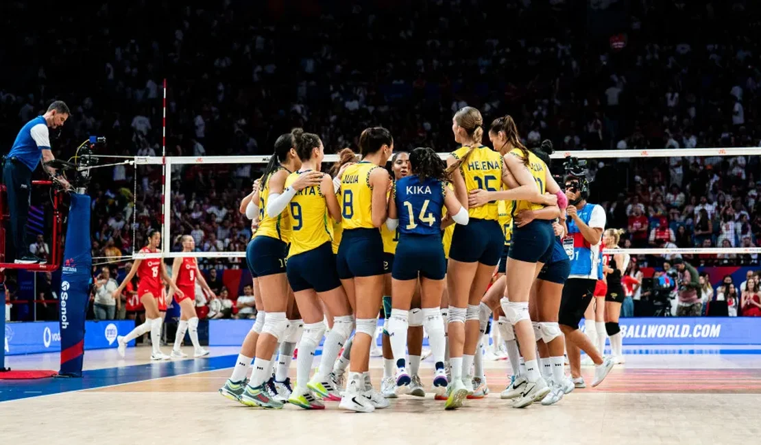 Brasil vence novamente a França e avança às semifinais do Mundial de vôlei