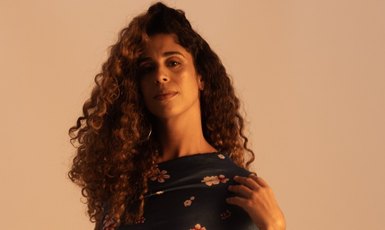 Llari leva novo show inédito para o Teatro Homerinho