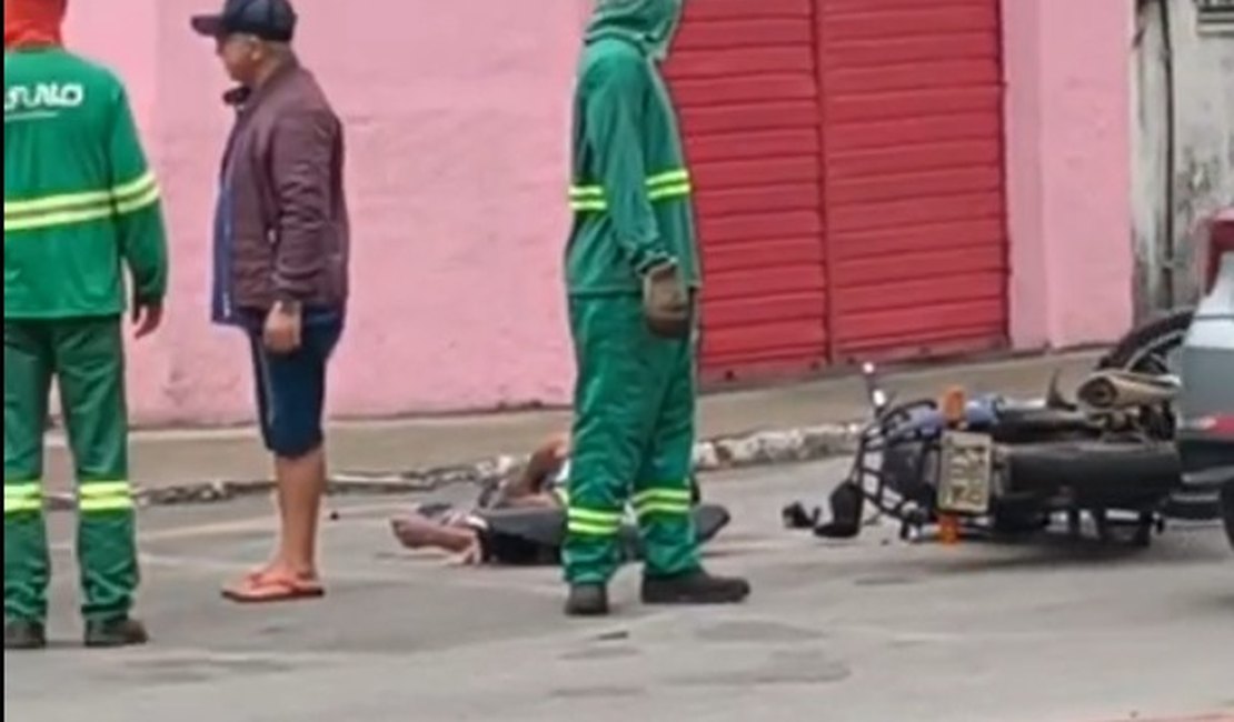 Colisão entre carro e moto deixa homem ferido em Arapiraca