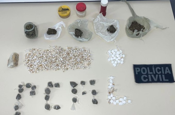 Polícia Civil apreende drogas e causa prejuízo ao tráfico em Santana do Ipanema