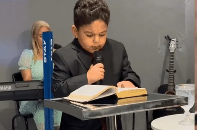 VÍDEO: Saiba quem é o mini pastor paraibano de 13 anos que está viralizando nas redes sociais