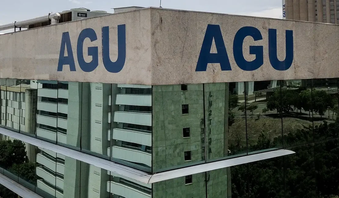 AGU pede bloqueio de bens de mais 14 investigados por fraude no INSS