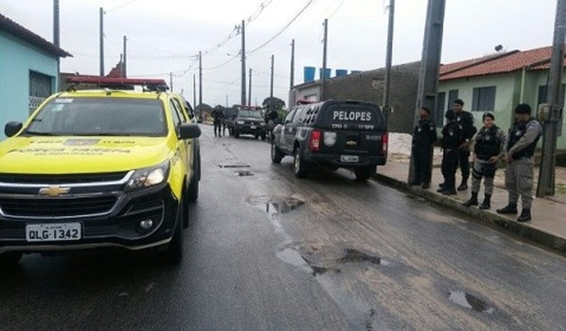 Após discussão, professora é esfaqueada pelo marido; suspeito fugiu
