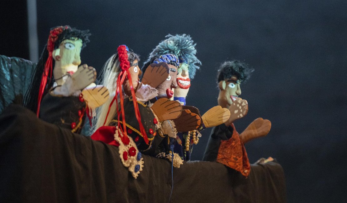Trupe Canguelê representa o Brasil no maior festival de teatro de bonecos do Leste Europeu