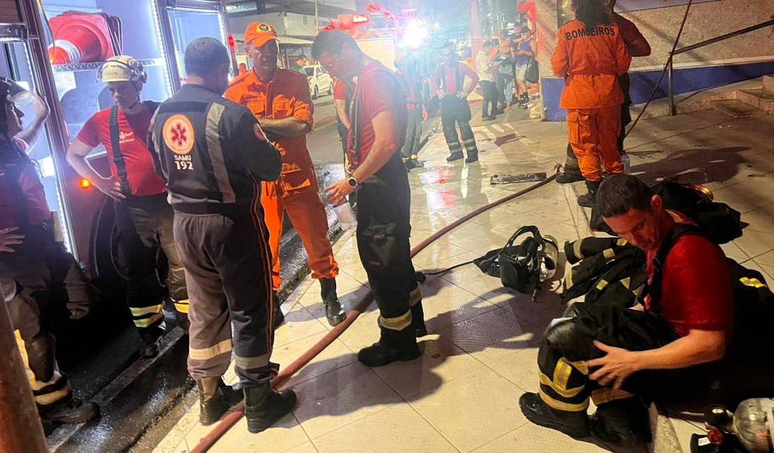 Oito vítimas de incêndio em prédio de Maceió têm entre 7 e 62 anos