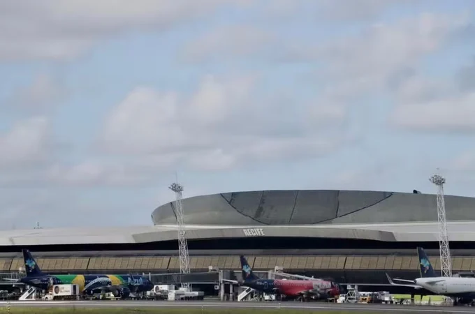 Voo inaugural entre o Recife e Madri tem problema e avião dá voltas até voltar a aeroporto