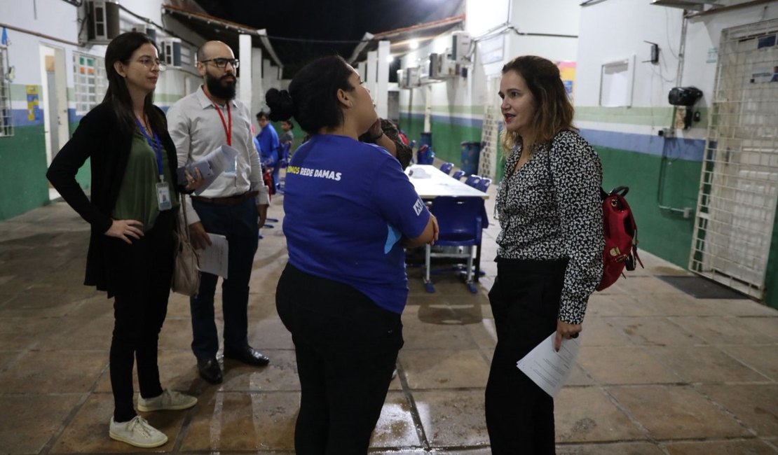 Fiscalização do MPAL sobre programa EJAI chega a uma das escolas mais precárias de Maceió
