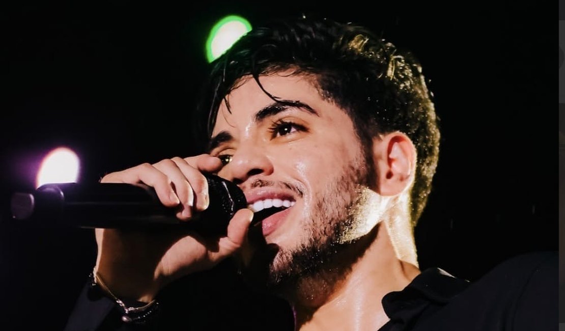 Thiago Freitas encerra São João de Arapiraca com show memorável e declaração de amor a Alagoas