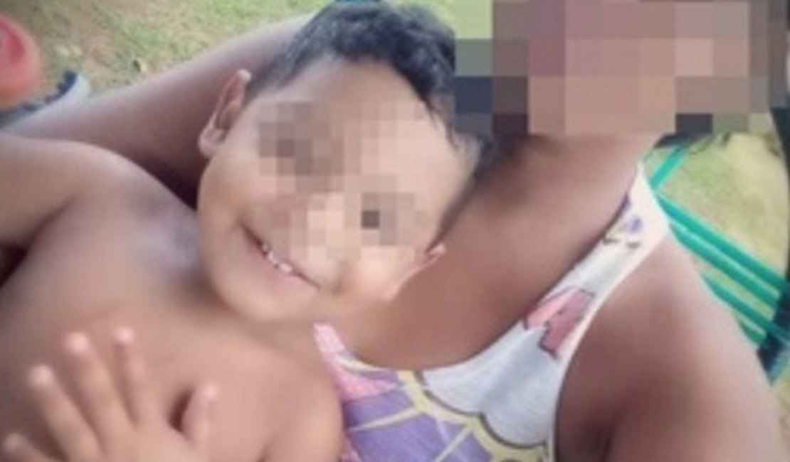 Criança de 2 anos morre após cair sobre copo e ter coração perfurado