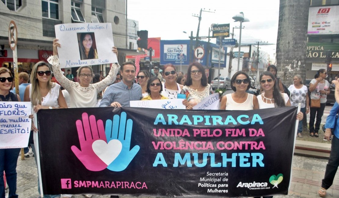 Em ato público, Yale destaca direitos e conquistas das mulheres