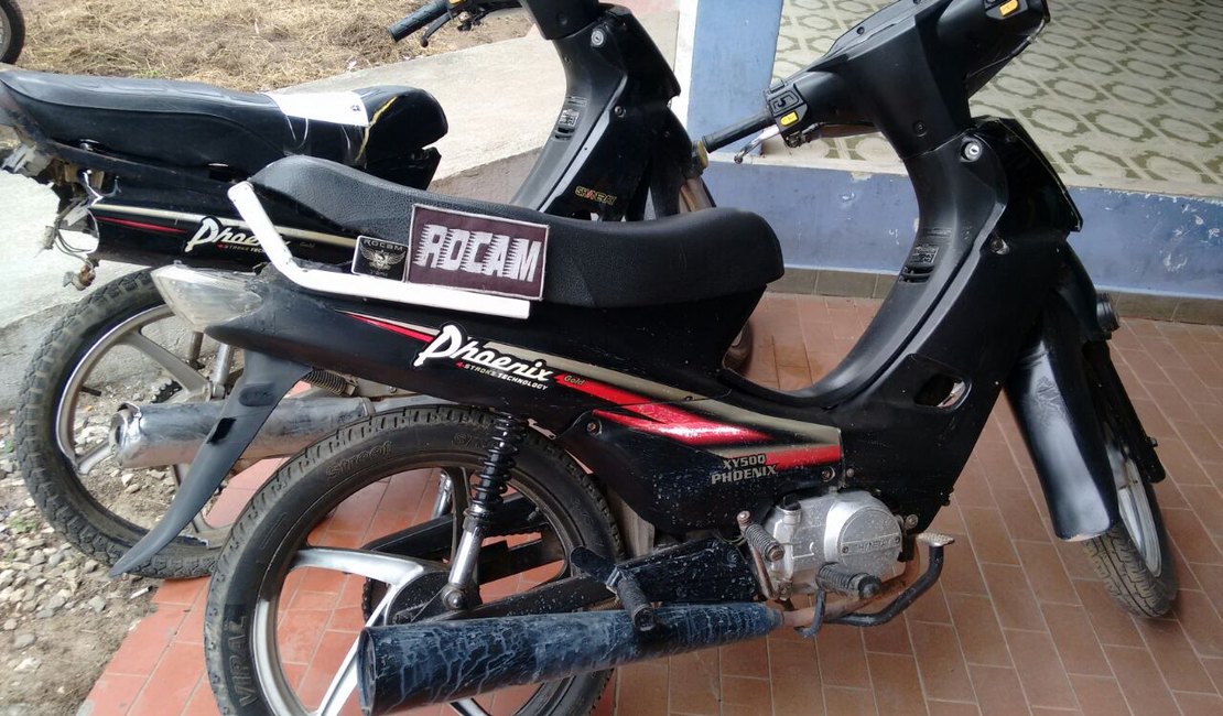 ROCAM apreende ciclomotor adulterado na feira de carros e motos em Arapiraca
