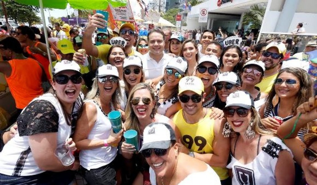 “Eterno Pinto” conquista a avenida e ganha o coração dos foliões