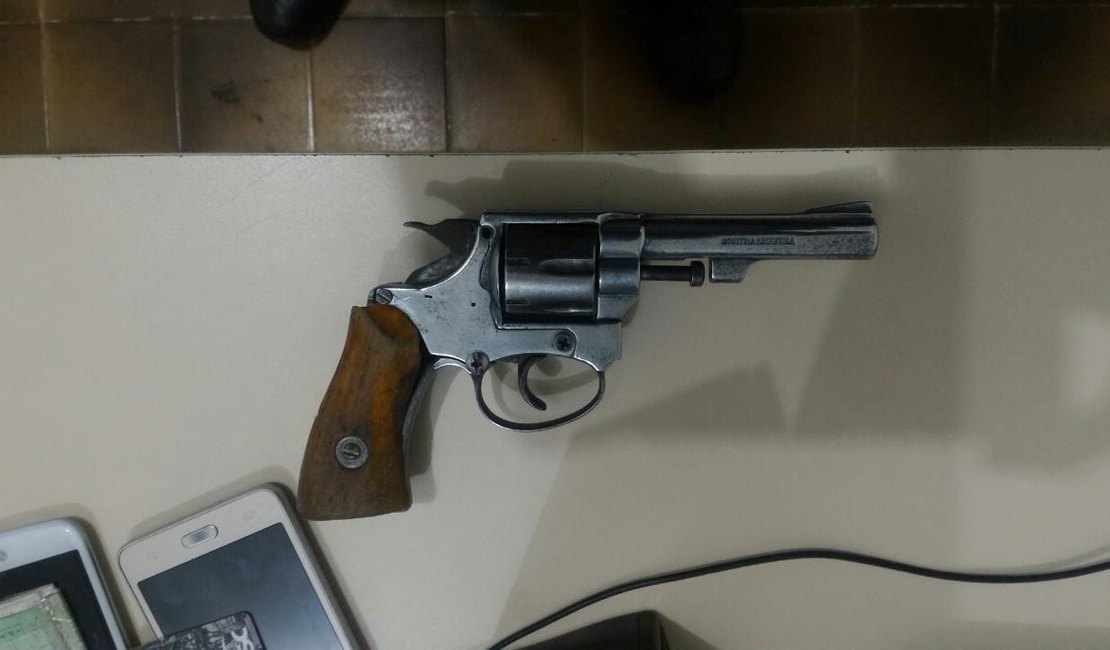 Após tentar fugir da polícia, adolescente é apreendido com arma em Arapiraca