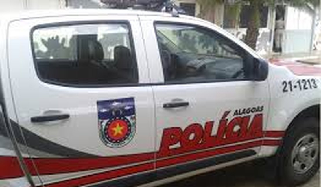 Bandidos assaltam estabelecimento comercial no centro de Arapiraca