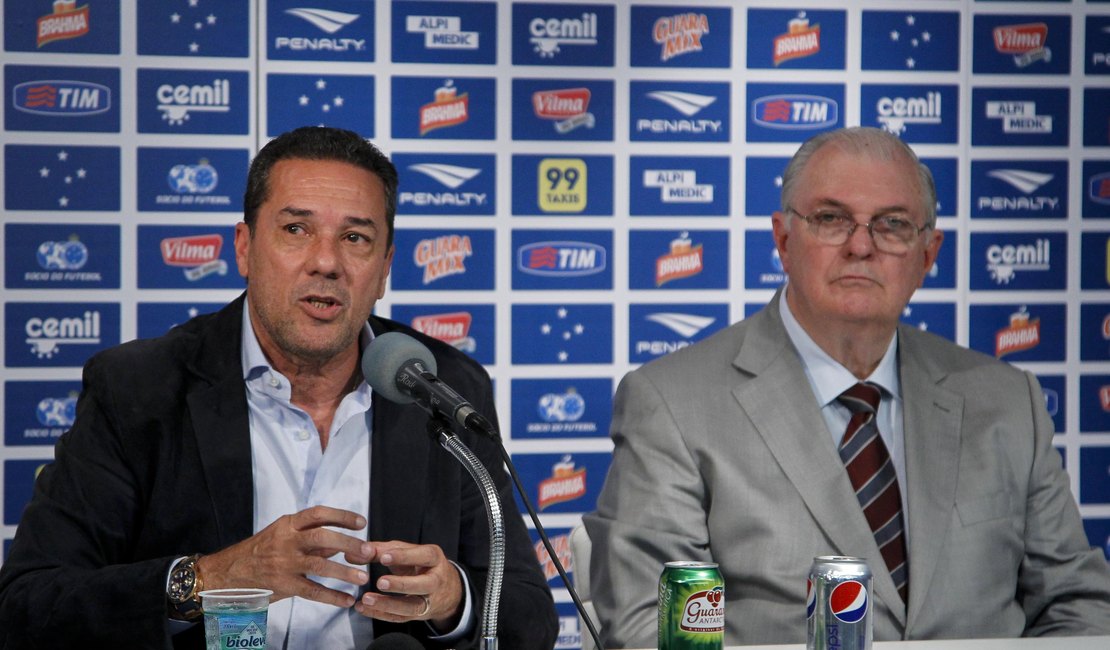 Cruzeiro demite Luxemburgo e o diretor de futebol Isaías Tinoco