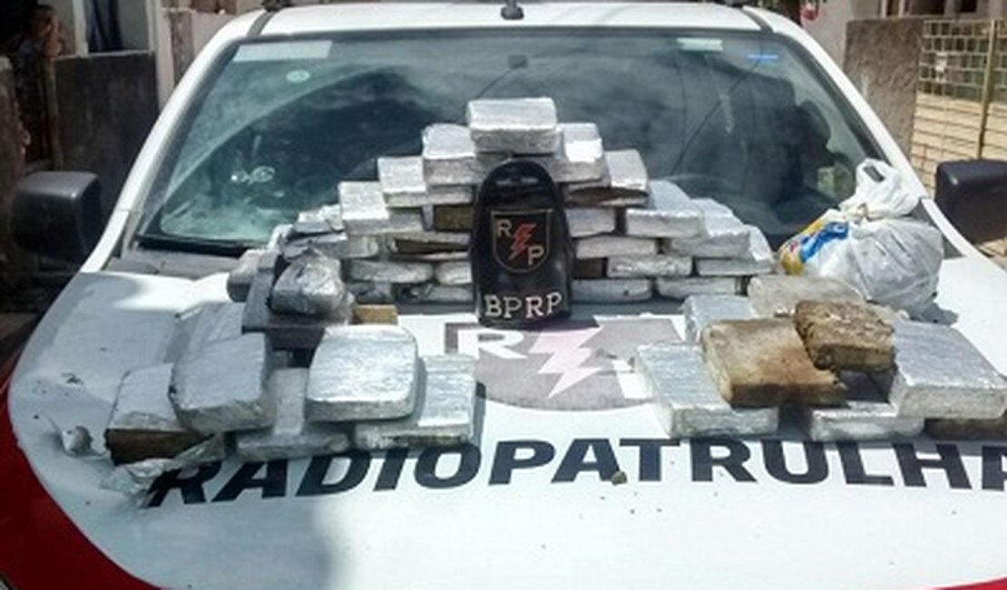 Operação da PM apreende cerca de 30 quilos de drogas na Vila Brejal