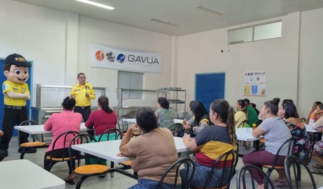 Hospital de Emergência do Agreste promove ação educativa sobre violência no trânsito