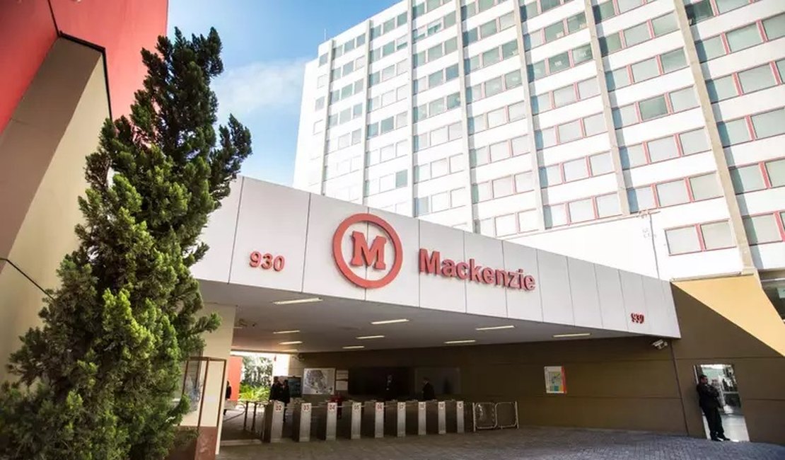 Adolescente de 15 anos é internada após sofrer bullying, ataques racistas e homofóbicos