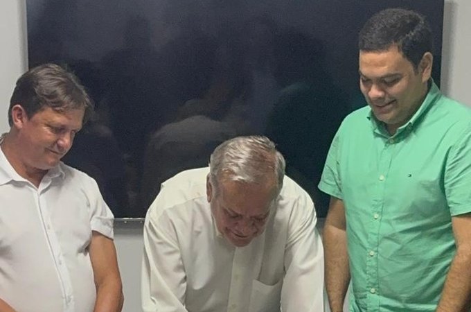 Valmir Filho leva pré-candidatos a vereador para encontro com o presidente estadual do PDT, vice-governador Ronaldo Lessa