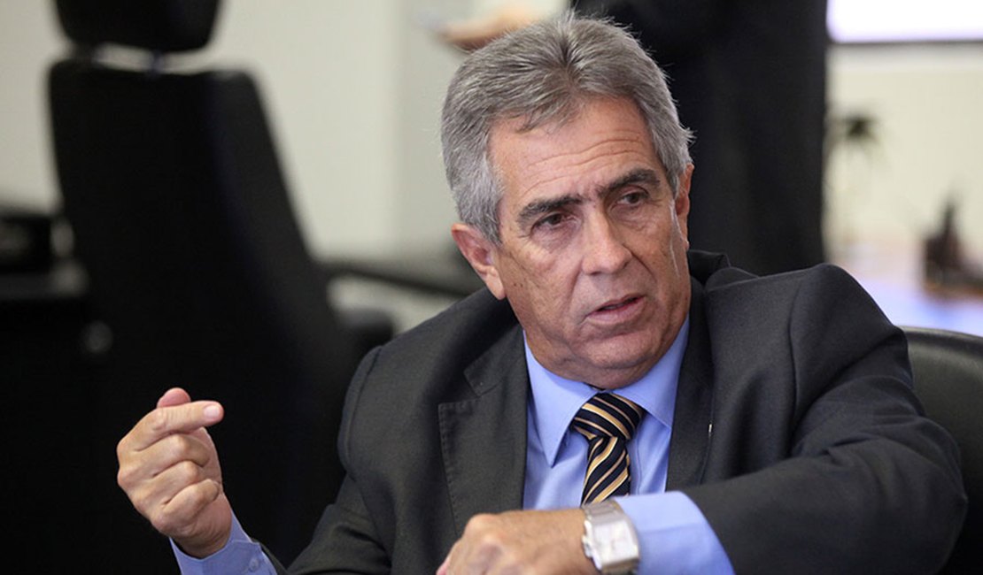 Banco deve pagar indenização de R$ 7 mil por cobrar financiamento não adquirido