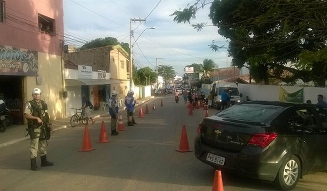 Operação Lei Seca autua condutores, recolhe CNHs e registra diversas irregularidades de trânsito