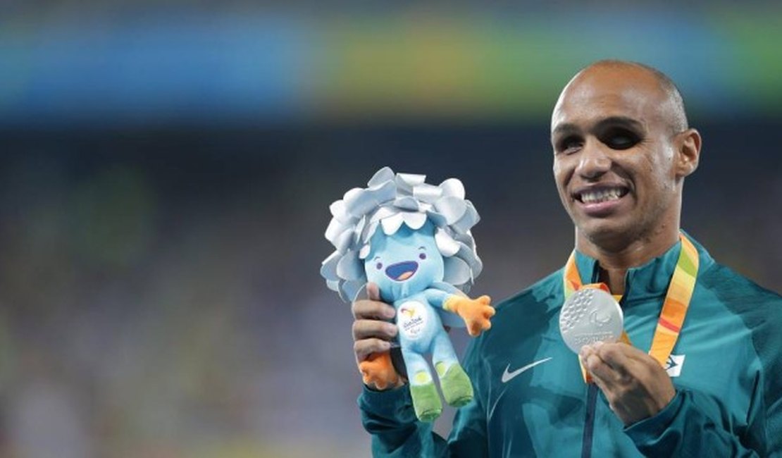 Felipe Gomes tem a chance de levar a quarta medalha na Paralimpíada e superar Usain Bolt