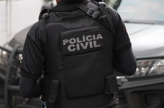Criminosos executam homem e arrastam corpo em via pública em Salvador