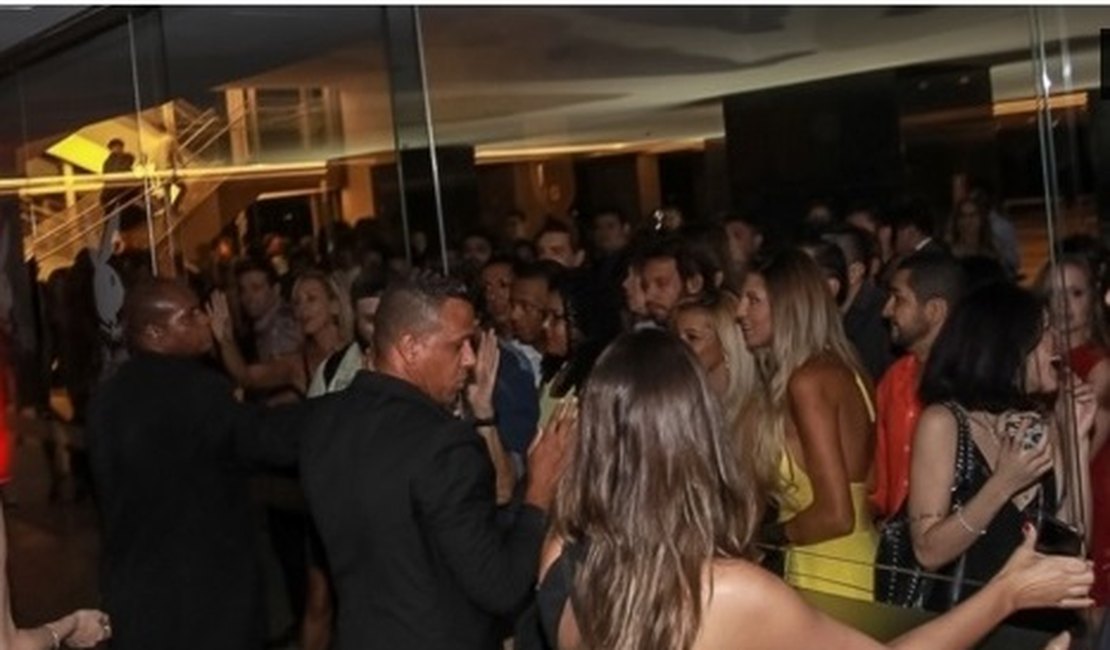 Convidados são barrados em Festa da nova ‘Playboy’