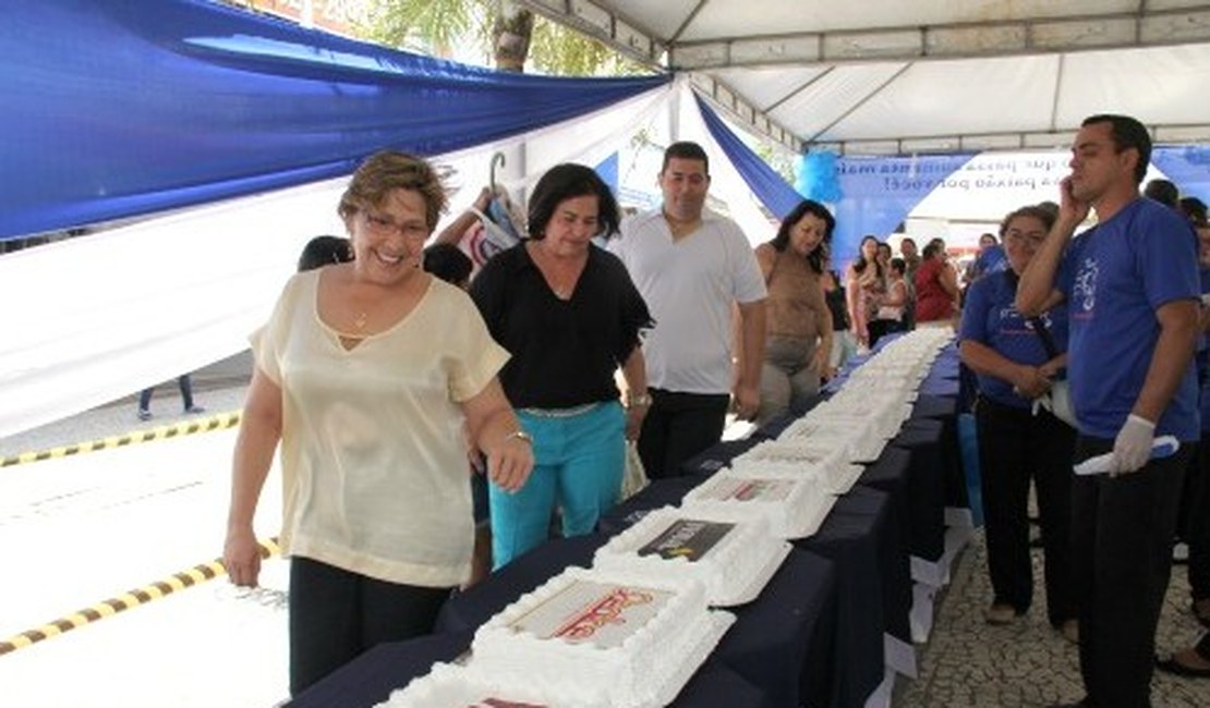 90 bolos são distribuídos para a população arapiraquense nesta quarta-feira