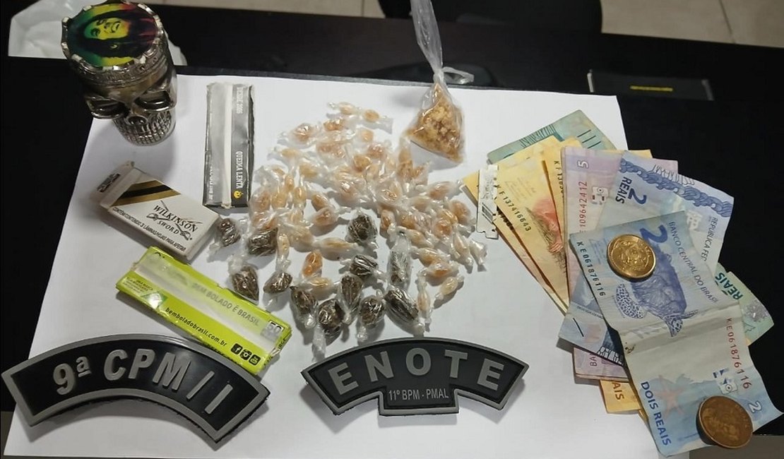 Abordagem da PM a motocicletas termina em flagrante de tráfico em Coruripe