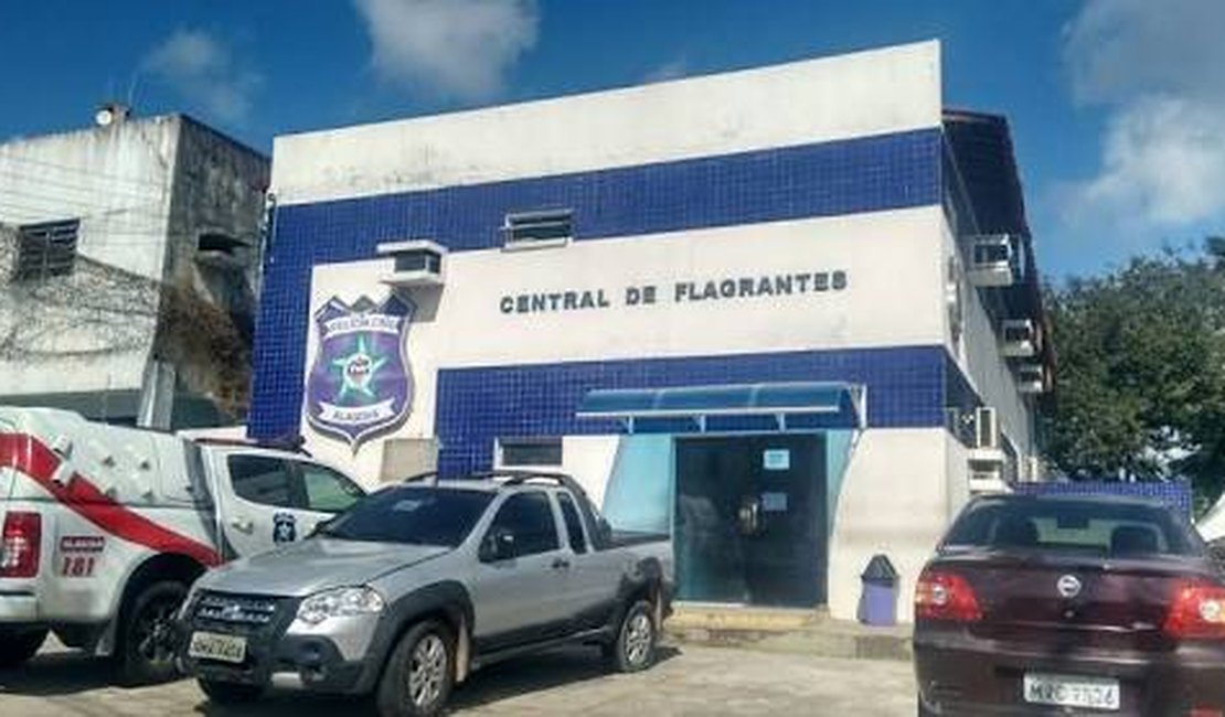 Menor de 17 anos é espancado após assaltar duas mulheres no Clima Bom