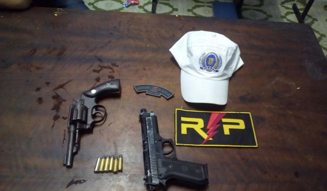 PM prende dupla armada com revólver e simulacro de pistola em coletivo de Arapiraca