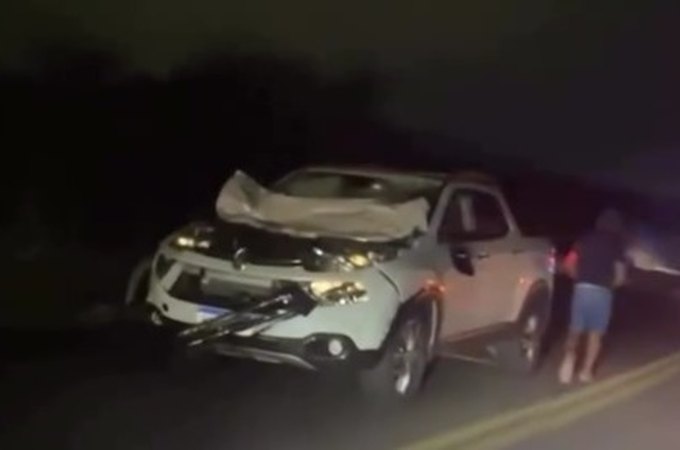 Acidente envolvendo animais na pista deixa agente da PRF ferido, na BR 110, em Delmiro Gouveia