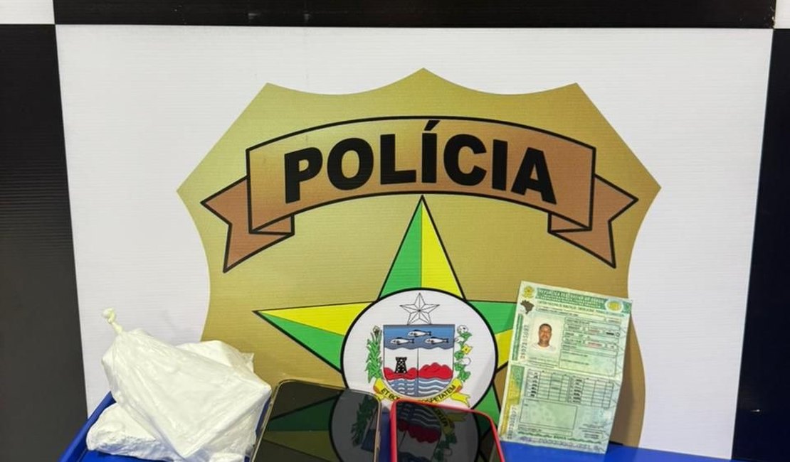 Polícia Civil prende homem condenado por homicídio com cocaína e documentos falsos, em Maceió