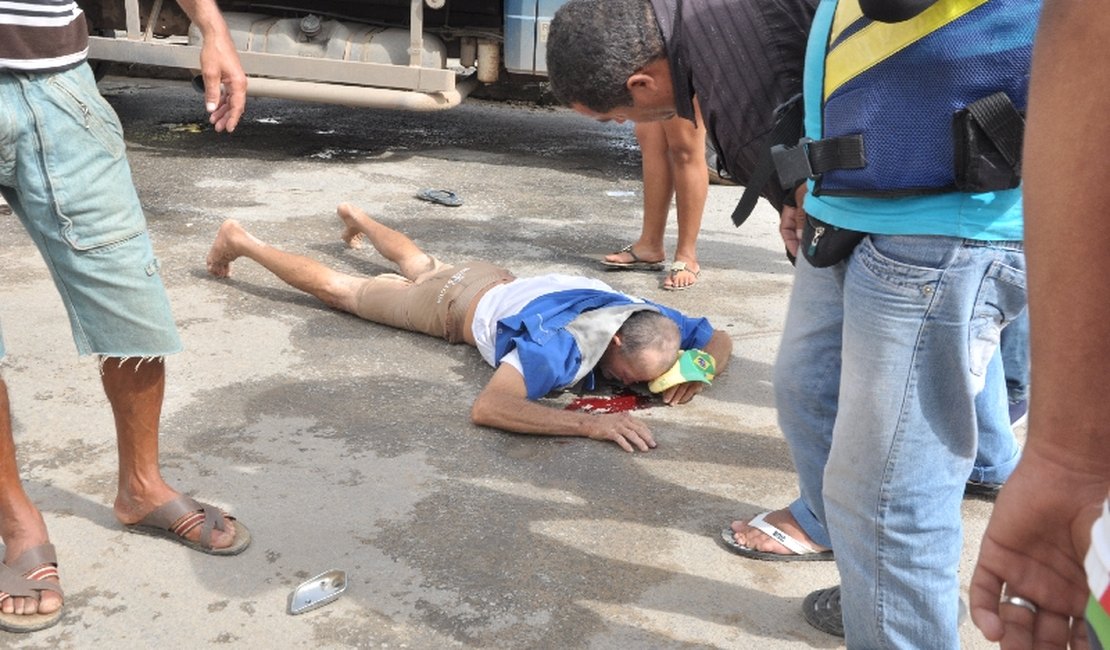 Pedreiro fica gravemente ferido em acidente entre motos, em São Miguel dos Campos