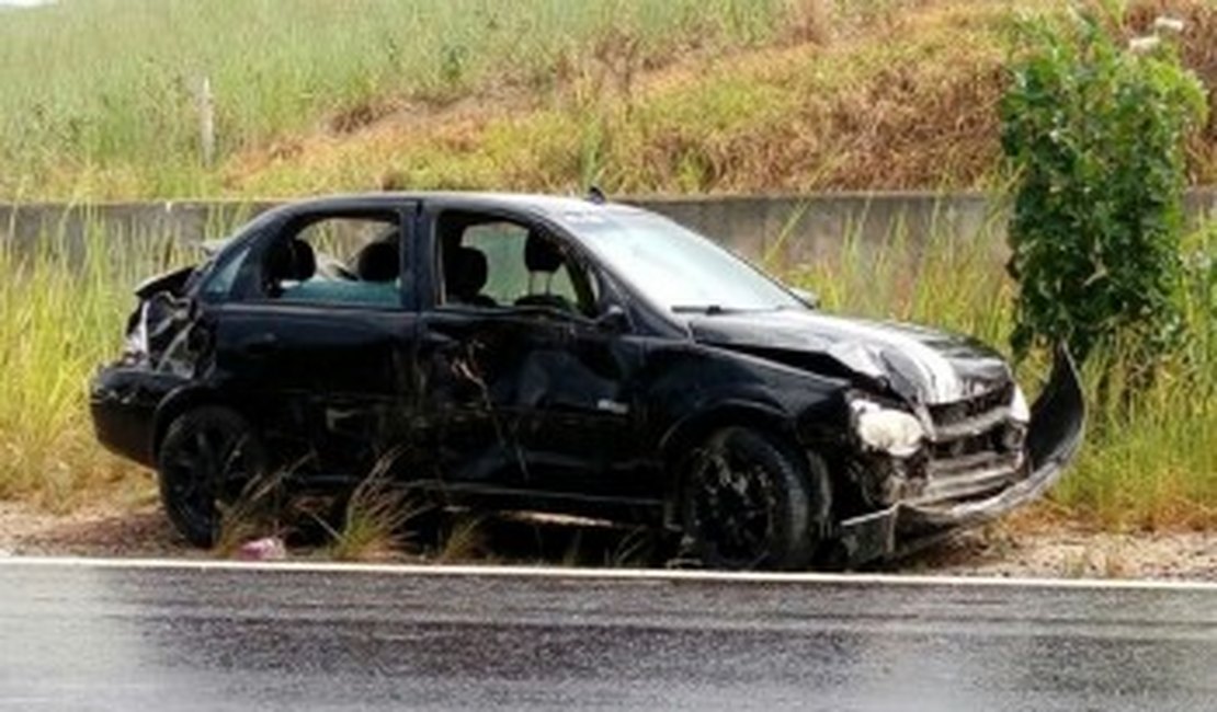 Quatro pessoas ficam gravemente feridas após acidente na BR 101, em AL