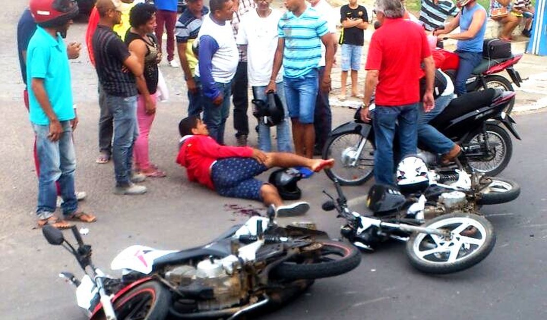 Colisão envolvendo duas motocicletas deixa condutor ferido em Arapiraca