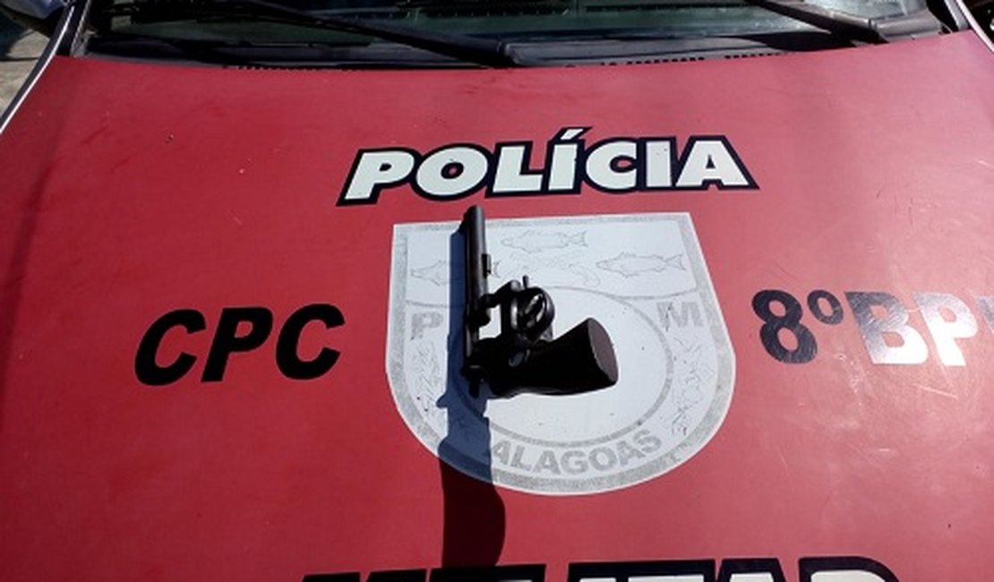 Homem em atitude suspeita é capturado pela PM com revólver