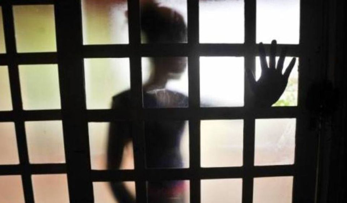Polícia cumpre mandados em Maceió durante operação nacional contra pedofilia