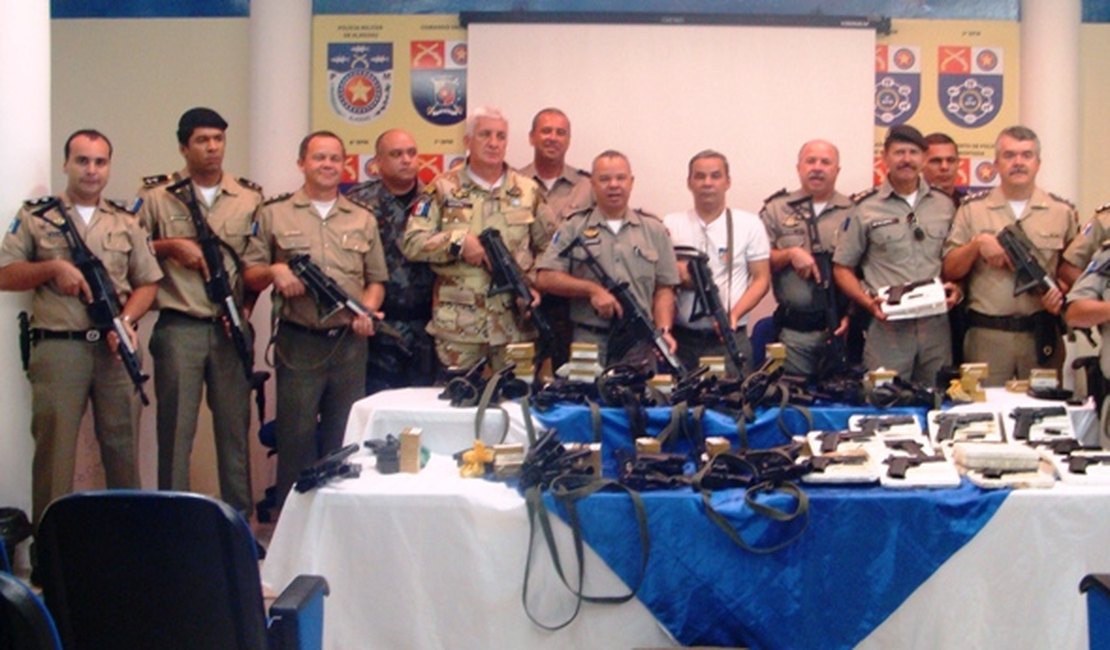 Polícia Militar alagoana recebe armamento da Força Nacional