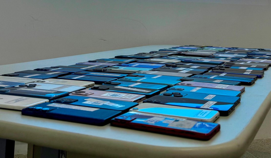 Segurança Pública restitui 75 celulares recuperados no primeiro dia de mutirão de entregas, em Alagoas