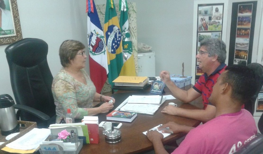Célia Rocha garante envio de projeto com direitos a agentes de saúde e de endemias para a Câmara