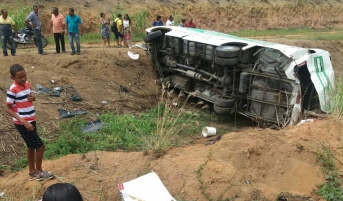 Criança de 5 anos vítima do capotamento na AL-413 morre no HGE