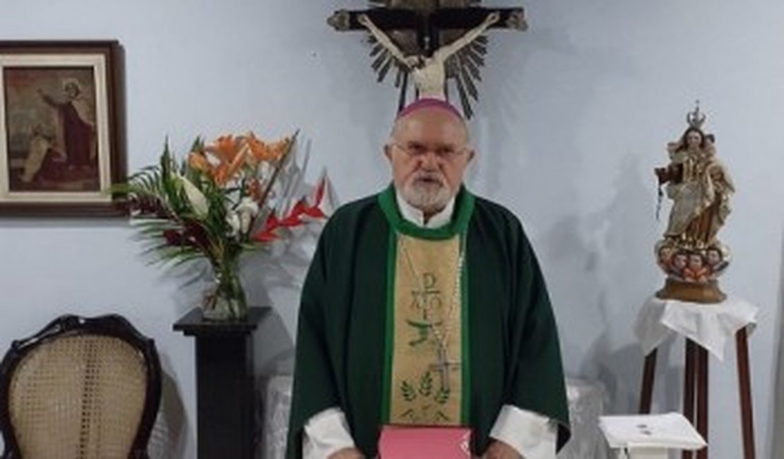 Arquidiocese inicia estudos de reabertura das Igrejas católicas